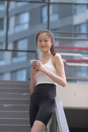 真空下楼取快递被c嗯啊h文