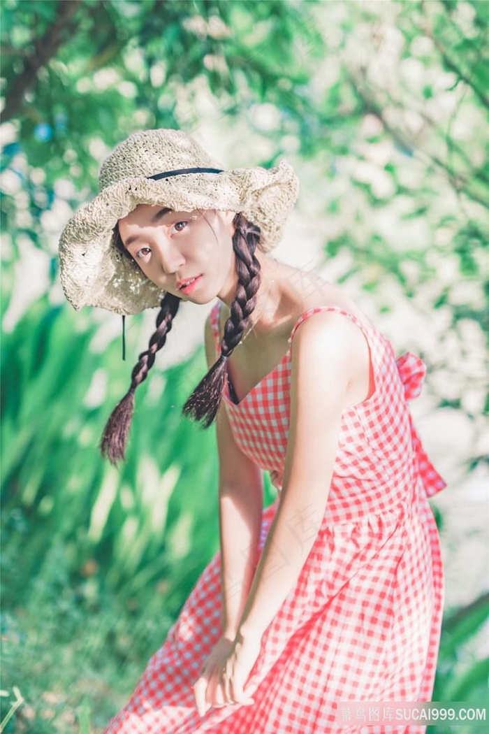 坐在办公桌下被h