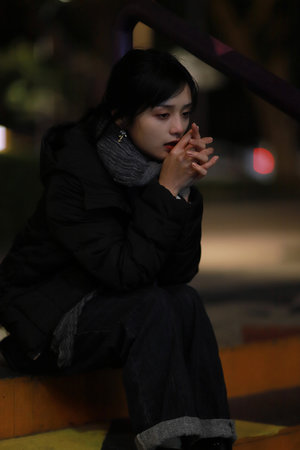 被女班长脱了裤子摸jiji